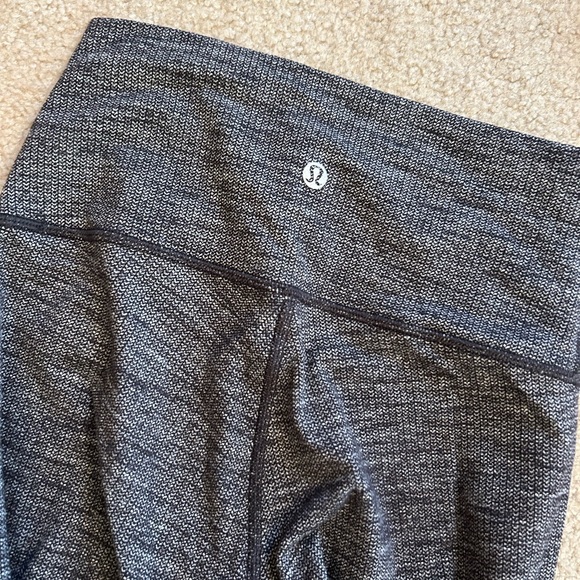 Lululemon Grey Heather Leggings - Picture 2 of 2